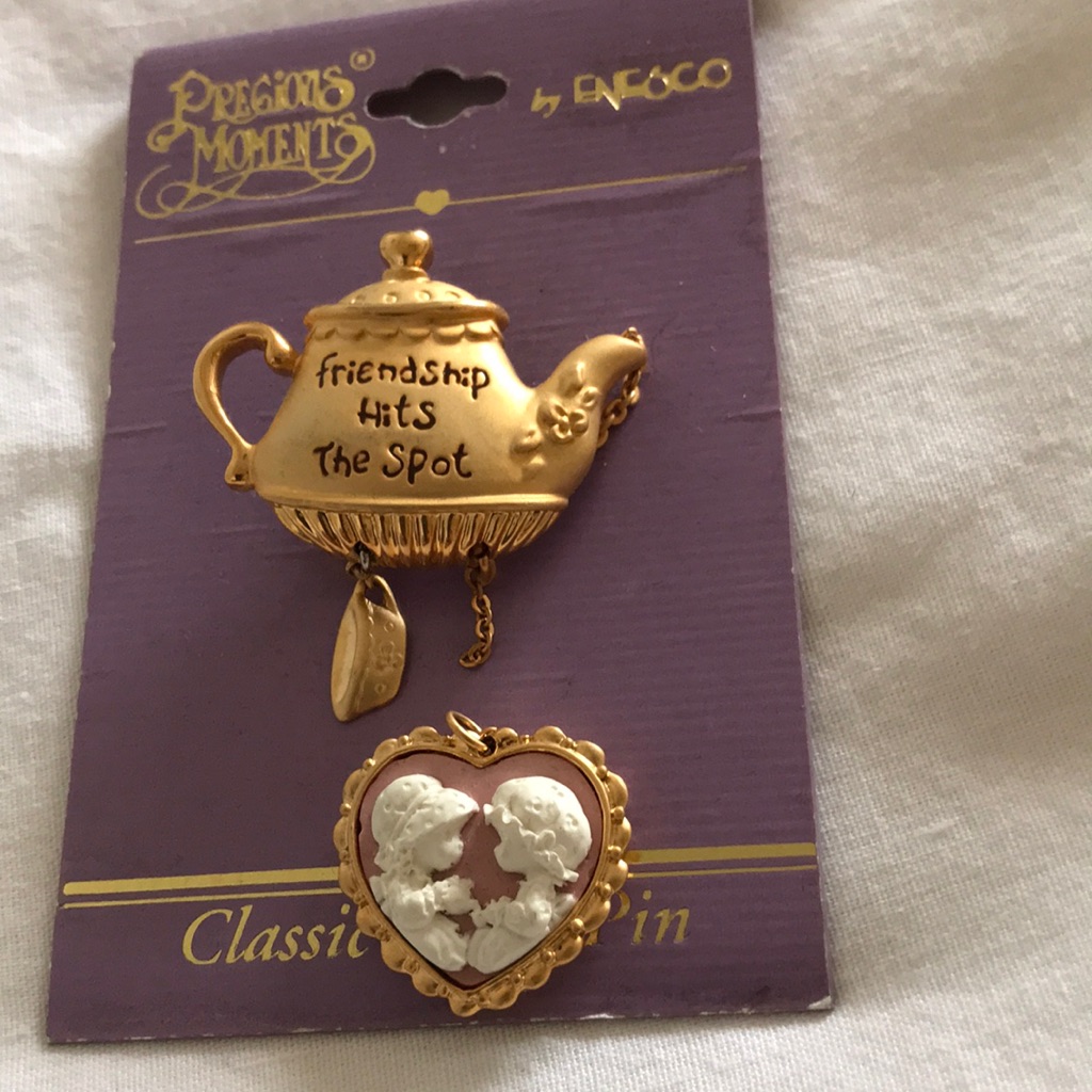Precious Moments Brooch 25$